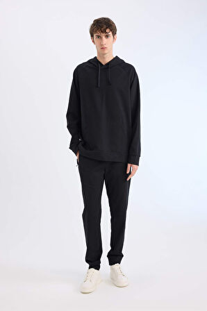 DeFactoFit Standart Fit Kapüşonlu Sporcu Sweatshirt D8014AX25SPBK81