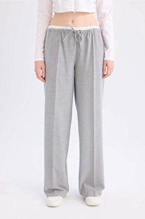 DeFacto Wide Leg Kumaş Pantolon Normal Bel Geniş Cepli Pensli Bol Paça E2470AX24WNGR28