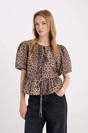 DeFacto Regular Fit Yuvarlak Yaka Leopar Desenli Önden Bağlamalı Poplin Kısa Kollu Bluz E2670AX24AUBG280