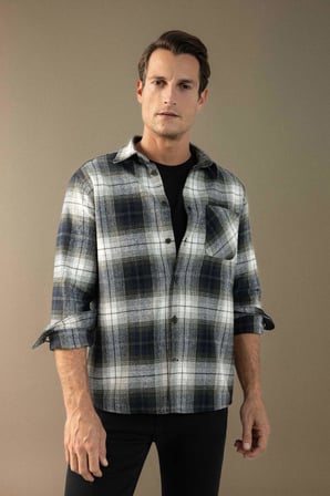 DeFacto Regular Fit Polo Yaka Kareli Flanel Uzun Kollu Gömlek E2763AX24WNNV64