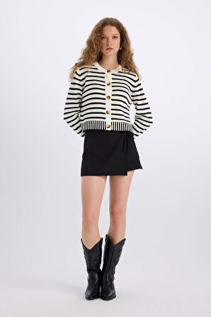 DeFacto Normal Bel Basic Düz Siyah Şort Etek E2453AX24WNBK81