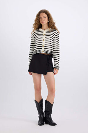 DeFacto Normal Bel Basic Düz Siyah Şort Etek E2453AX24WNBK81