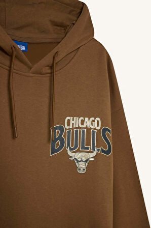 DeFactoFit NBA Chicago Bulls Oversize Geniş Kalıp Kapüşonlu Sırt Baskılı Kalın Sweatshirt D3243AX24WNBN315