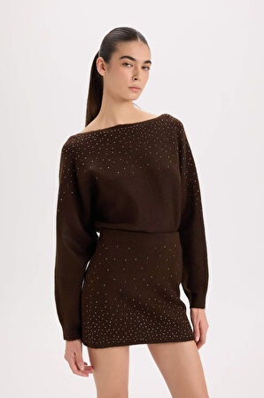 Regular Fit Kayık Yaka Taşlı Basic Düz Triko Kazak