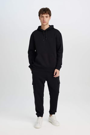 DeFacto Regular Fit Kapüşonlu Kanguru Cepli İçi Yumuşak Tüylü Basic Düz Sweatshirt X8283AZ25SPBK81