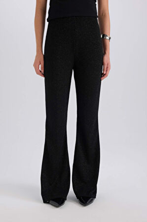 DeFacto Yılbaşı Temalı Flare Fit Düz Paça Bürümcük Pantolon E1870AX24WNBK81