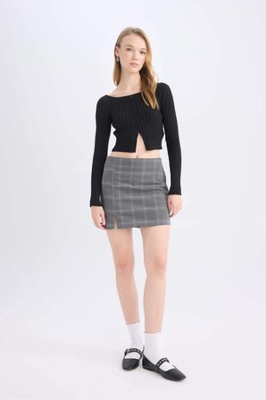 DeFacto Fitted Açık Omuz Crop Siyah Triko Kazak E0727AX24WNBK81