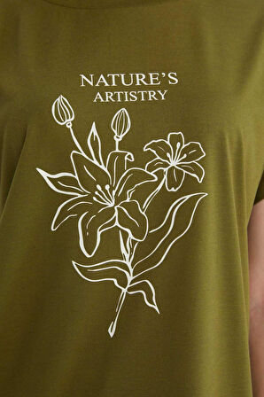 DeFacto Traditional Regular Fit Bisiklet Yaka Çiçekli Kısa Kollu Tişört E4352AX25SMKH451