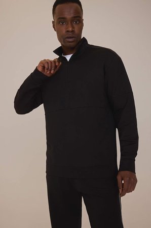 DeFactoFit Standart Fit Dik Yaka Fermuarlı Skuba Dalgıç Kumaş Sporcu Sweatshirt D7305AX25SPBK81
