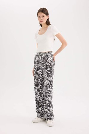 DeFacto %100 Pamuk Straight Fıt Gabardin Pantolon Zebra Desenli Normal Bel Standart Boy E4134AX25SPBK27