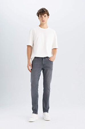DeFacto Pedro Slim Fit Dar Kalıp Normal Bel Dar Paça Jean Pantolon E0190AX24AUNM55