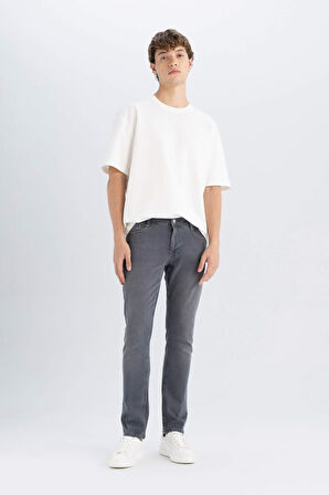 DeFacto Pedro Slim Fit Dar Kalıp Normal Bel Dar Paça Jean Pantolon E0190AX24AUNM55