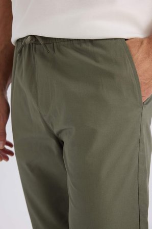 DeFacto %100 Pamuk Yazlık Jogger Chino Pantolon Beli Bağcıklı Cepli Düz Paça Z9933AZ25SPKH430