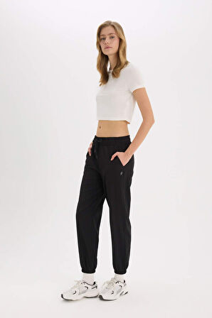 DeFactoFit Sporcu Dokuma Jogger Eşofman Altı Standart Fit A2437AX25SPBK81