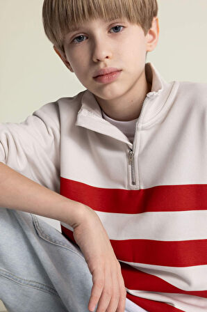 DeFacto Erkek Çocuk Oversize Geniş Kalıp Balıkçı Yaka Sweatshirt D7403A825SPBG74
