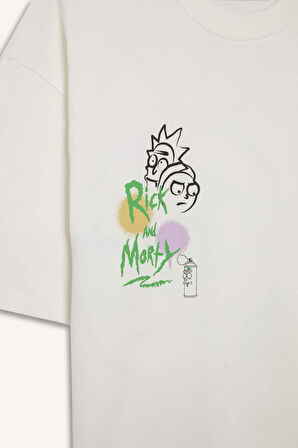 DeFacto %100 Pamuk Rick and Morty Comfort Regular Fit Rahat Kalıp Bisiklet Yaka Sırt Baskılı Kısa Kollu Tişört B5369AX25SPER105