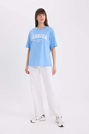 DeFacto Oversize Geniş Kalıp Bisiklet Yaka Baskılı Kısa Kollu Tişört E5056AX25SPBE552