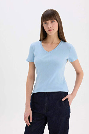 DeFacto Slim Fit Dar Kesim V Yaka Ribana Basic Düz Kısa Kollu Tişört I1080AZ25SPBE196
