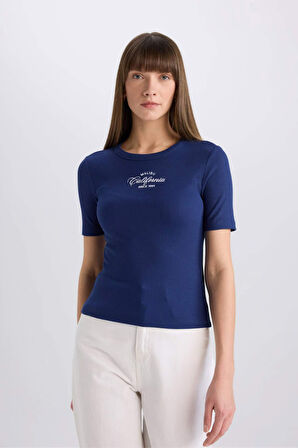 DeFacto Slim Fit Dar Kesim Bisiklet Yaka Baskılı Fitilli Kaşkorse Kısa Kollu Tişört E5070AX25SPNV42