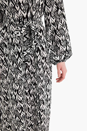 Regular Fit Bisiklet Yaka Desenli Uzun Kollu Kuşaklı Maxi Elbise