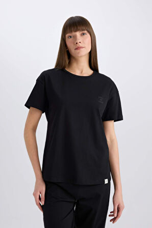 DeFacto Pijama Takımı Regular Fit Bisiklet Yaka Kısa Kollu Üst Beli Lastikli Uzun Altı-Fall in Love E5820AX25SPBK81