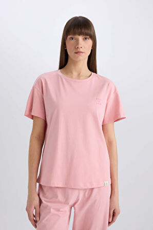 DeFacto Pijama Takımı Regular Fit Bisiklet Yaka Kısa Kollu Üst Beli Lastikli Uzun Altı-Fall in Love E5820AX25SPBR80