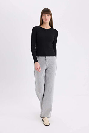 DeFacto Slim Fit Dar Kesim Basic Düz Fitilli Kaşkorse Uzun Kollu Tişört E5767AX25SPBK81