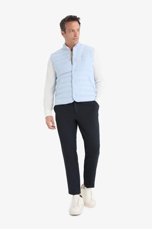 DeFacto Slim Fit Dar Kesim Çıtçıtlı Kaz Tüyü Yelek E6420AX25SPBE196