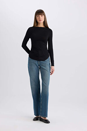 DeFacto Slim Fit Dar Kesim Bisiklet Yaka Basic Düz Soft Touch Uzun Kollu Tişört E5884AX25SPBK81