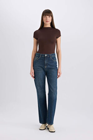 DeFacto Slim Fit Dar Kesim Yarım Balıkçı Yaka Soft Touch Kısa Kollu Tişört E5906AX25SPBN267