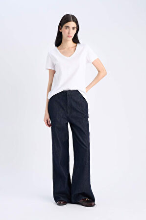 DeFacto Regular Fit V Yaka Basic Düz Kısa Kollu BeyazTişört K1507AZ25SMWT34