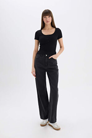 Slim Fit Dar Kesim Yuvarlak Yaka Basic Düz Fitilli Kaşkorse Kısa Kollu Tişört