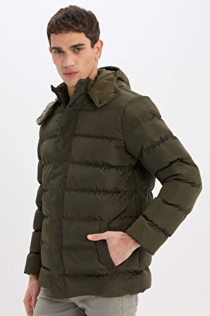 Regular Fit Kapüşonlu Şişme Mont Fermuarlı Çıtçıt Kapamalı Cepli