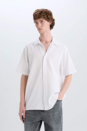 DeFacto Regular Fit Yazlık Pamuklu Kısa Kollu Beyaz Gömlek D1902AX25SMWT34