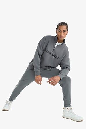 DeFactoFit NBA Chicago Bulls Oversize Geniş Kalıp Fermuarlı Dik Yaka Skuba Dalgıç Kumaş Sweatshirt D8616AX25SPGR311