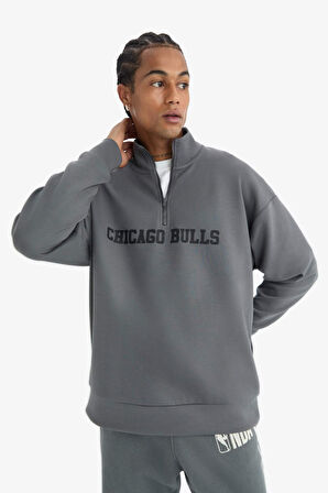 DeFactoFit NBA Chicago Bulls Oversize Geniş Kalıp Fermuarlı Dik Yaka Skuba Dalgıç Kumaş Sweatshirt D8616AX25SPGR311