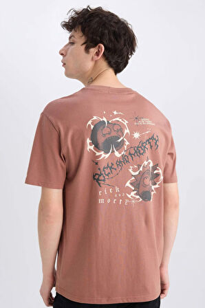 Rick and Morty Regular Fit Bisiklet Yaka Sırt Baskılı Kısa Kollu Tişört