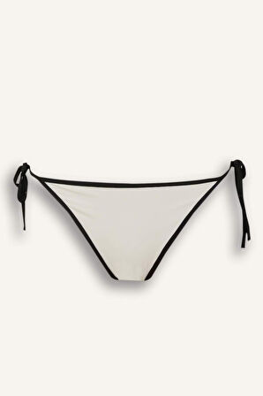DeFacto Regular Fit Bikini Altı-Fall in Love D4051AX25HSWT16