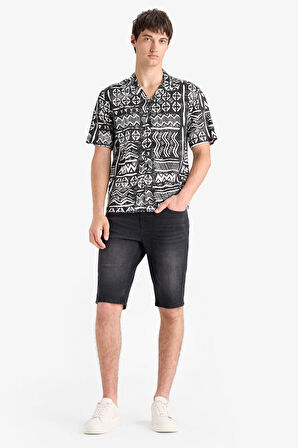 New Regular Fit Apaş Yaka Desenli Kısa Kollu Gömlek