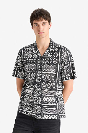 New Regular Fit Apaş Yaka Desenli Kısa Kollu Gömlek