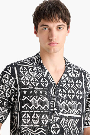 New Regular Fit Apaş Yaka Desenli Kısa Kollu Gömlek