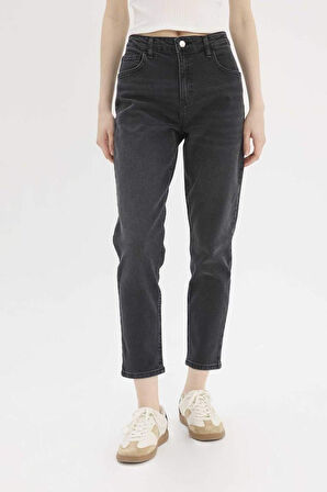 DeFacto Lina Comfort Mom Normal Bel Düz Paça Jean Kar Yıkamalı Pantolon D7944AX25SPNM36