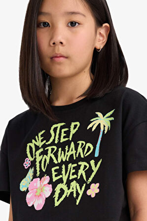 DeFacto Kız Çocuk Crop Bisiklet Yaka Baskılı Kısa Kollu Tişört E0388A825SMBK81