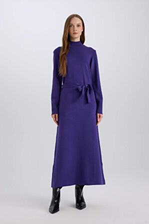 DeFacto Regular Fit Yarım Balıkçı Yaka Uzun Kollu Bağlama Detaylı Maxi Triko Elbise D9000AX24WNPR284