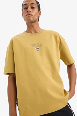 DeFactoFit NBA Chicago Bulls Oversize Geniş Kalıp Bisiklet Yaka Sırt Baskılı Kısa Kollu Tişört E0347AX25SPKH63