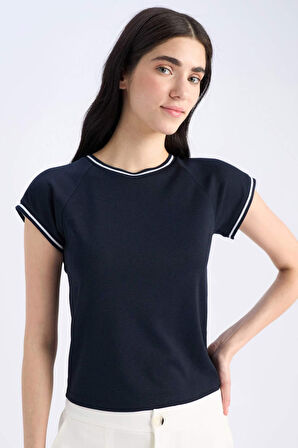 DeFacto Slim Fit Dar Kesim Bisiklet Yaka Ribana Kısa Kollu Tişört E6992AX25SPNV251