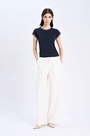 DeFacto Slim Fit Dar Kesim Bisiklet Yaka Ribana Kısa Kollu Tişört E6992AX25SPNV251