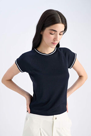 DeFacto Slim Fit Dar Kesim Bisiklet Yaka Ribana Kısa Kollu Tişört E6992AX25SPNV251