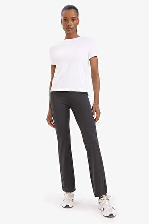 DeFactoFit Standart Fit Bisiklet Yaka Sporcu Basic Düz Kısa Kollu Beyaz Tişört D2296AX25SPWT34