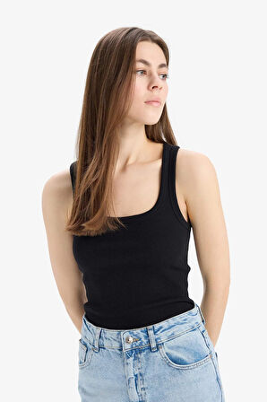 Slim Fit Dar Kesim Basic Düz Yuvarlak Yaka Fitilli Kaşkorse Atlet